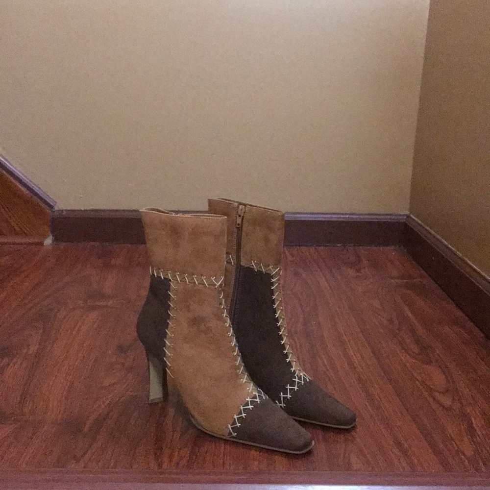 Boots - Picture 3 of 4